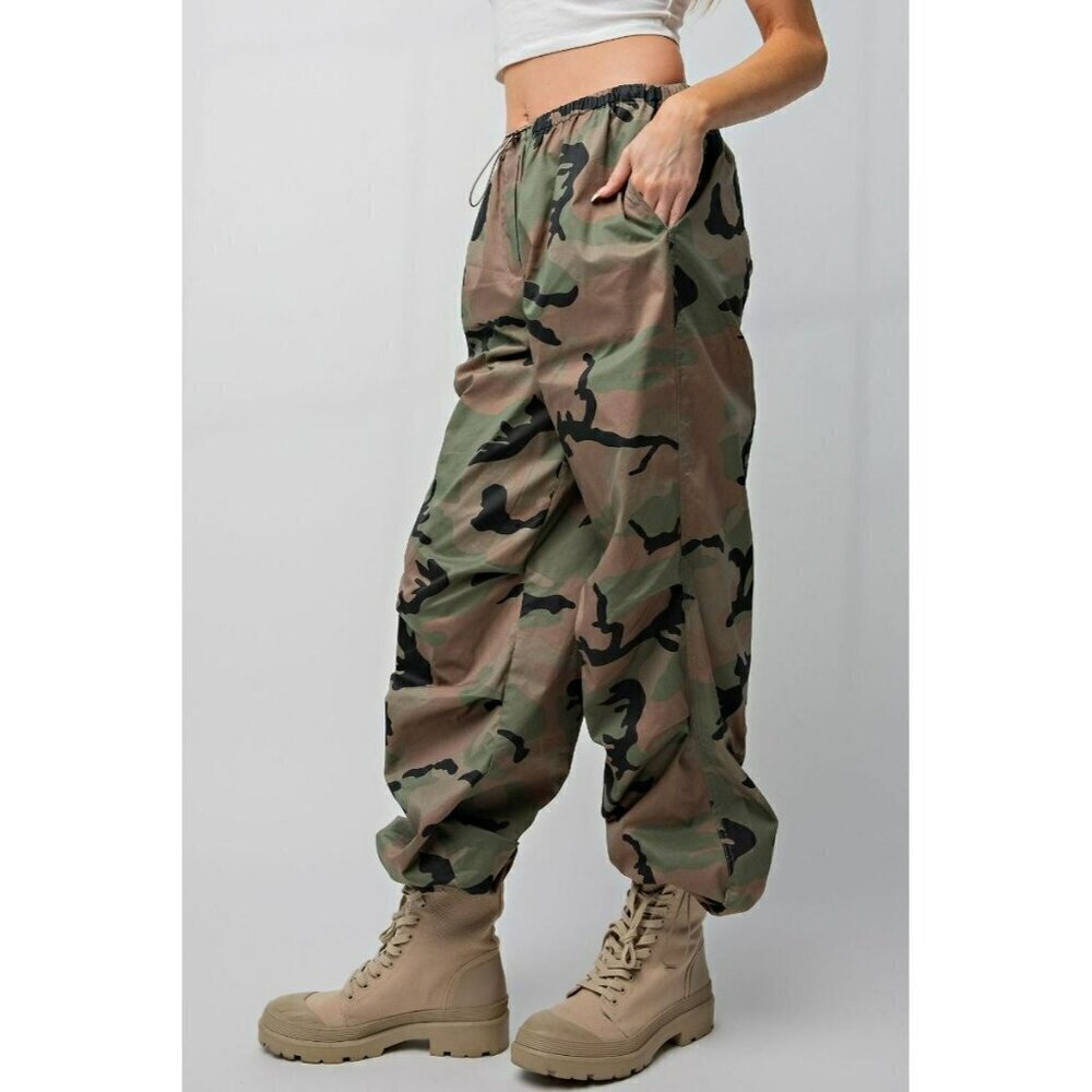 Hot Shot 90's Toggle Cargo Pants in Military Camo - Picture 5 of 5
